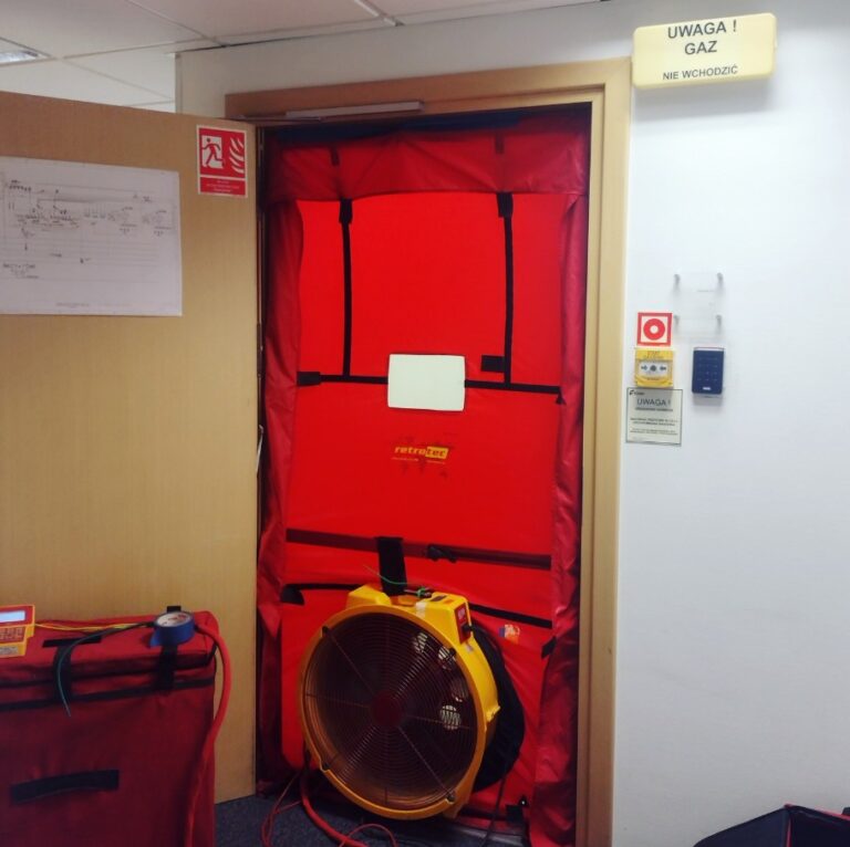Blower door test, drzwi, badanie szczelności